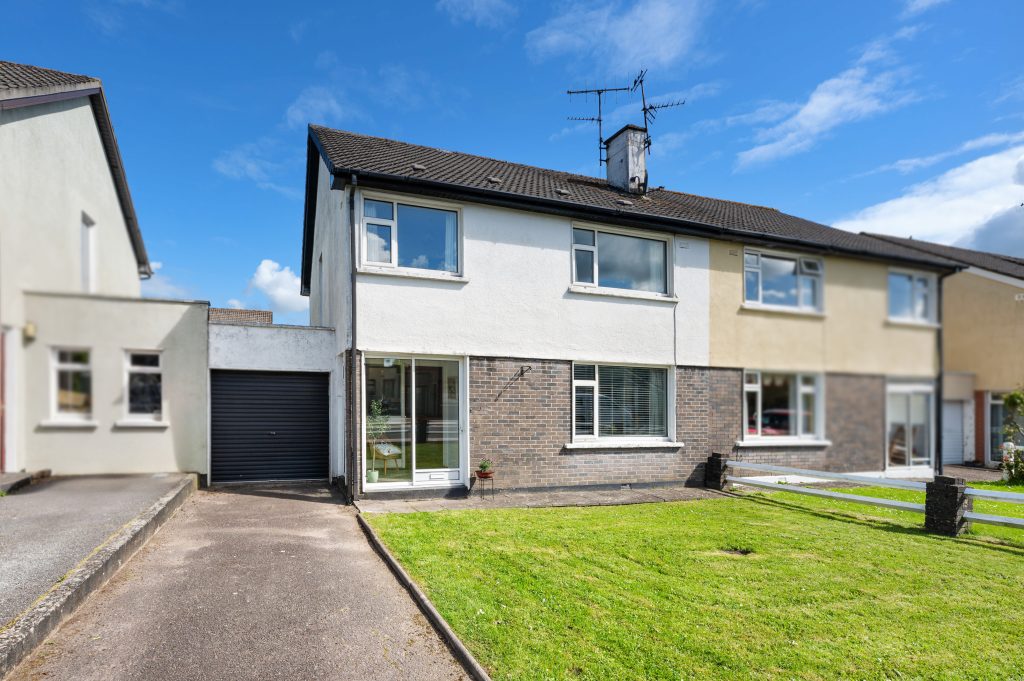 For Sale-13 Kilmoney Heights, Carrigaline, Cork.